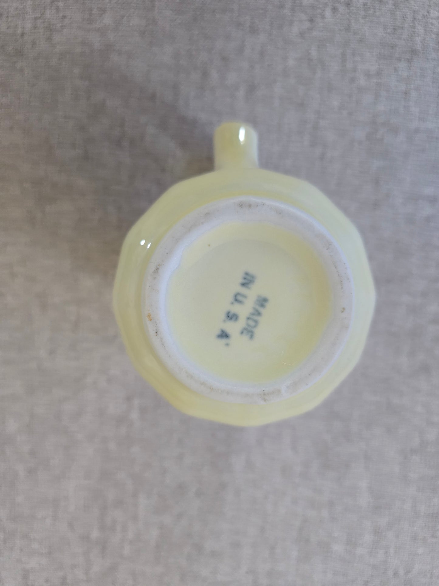 Coffee shop creamer, made in the USA. Light yellow