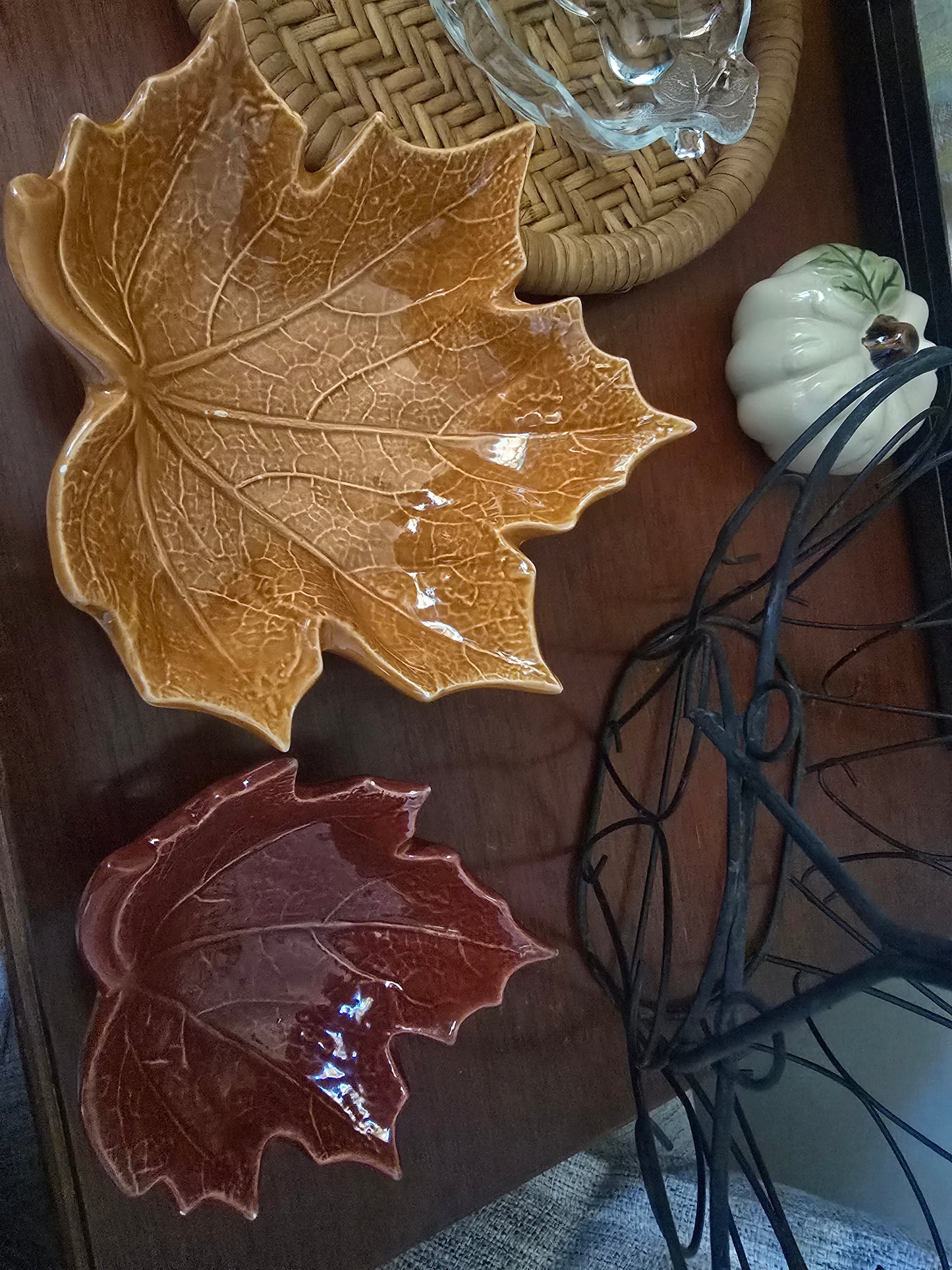Hallmark set of 2, Sculpted leaf bowls.