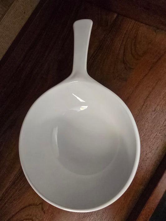 Vintage CORNING WARE white Pint P-82-B Menuette Sauce Pan