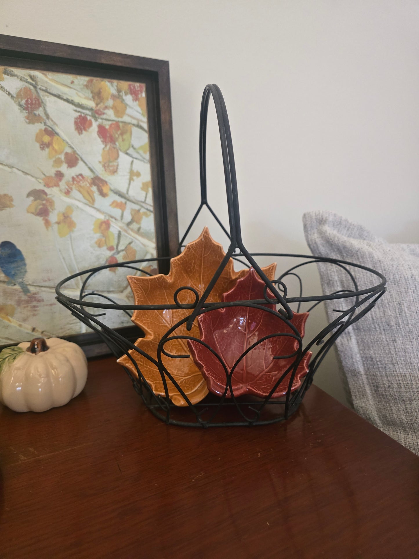 Hallmark set of 2, Sculpted leaf bowls.